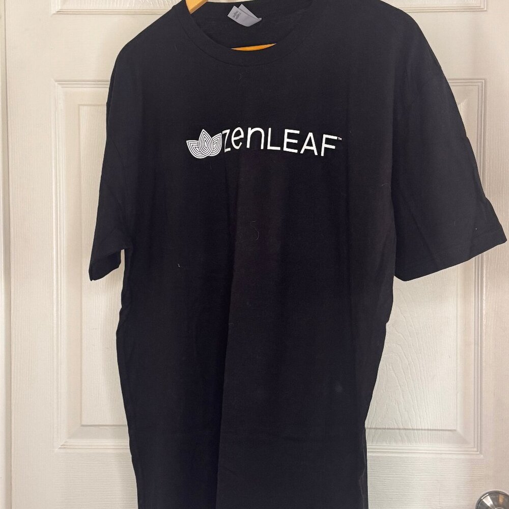 ZenLeaf Black Cotton T-shirt in XL